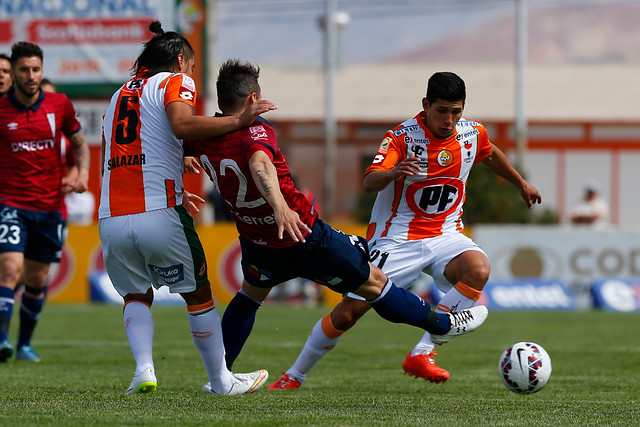 Primer Tiempo: U. Católica derrota a Cobresal y sigue cerca de Colo Colo