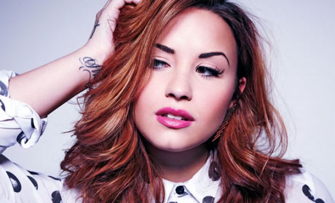 Demi Lovato se agarra a golpes con Eiza González