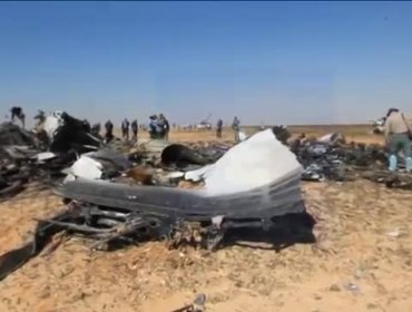 Video: Expertos rusos dicen que el avión estrellado en Egipto se destruyó en el aire