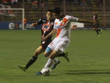 Primera B: San Felipe no pasó el empate con Curicó y no pudo escalar