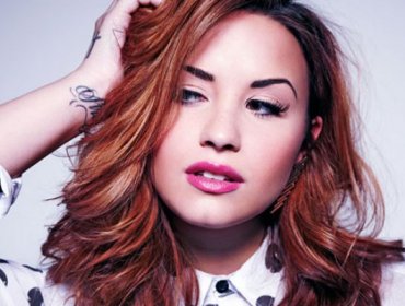Demi Lovato se agarra a golpes con Eiza González