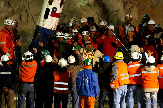 Mineros de los 33 se querellan este lunes contra abogados por “estafa calificada”