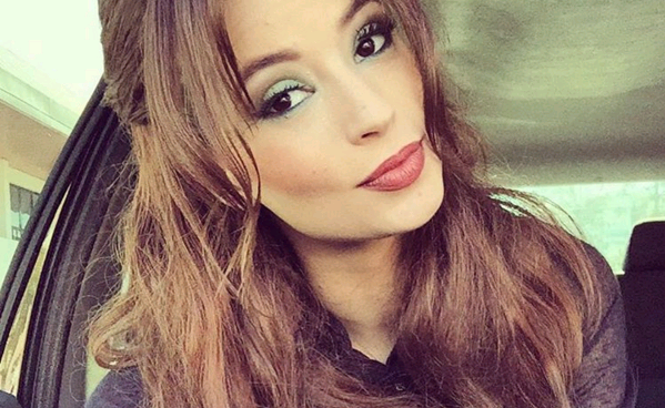 Julia de Amor a Prueba sorprende con extravagantes y sensuales fotos