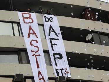 Grupo de trabajadores se toma oficinas de la Asociación de AFP