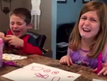 Video: Así reaccionan estos niños cuando les dicen que se comieron sus dulces de Halloween