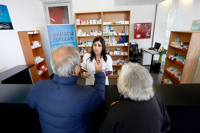 Gobierno respalda idea de farmacias populares y prepara medidas para impulsarlas