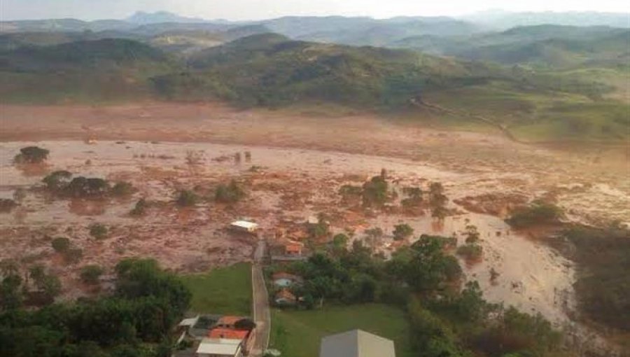 Al menos 17 muertos y 75 heridos tras ruptura de dique en Brasil