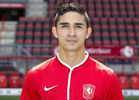 Twente y Felipe Gutiérrez sufren dura caída ante Heerenveen en Holanda