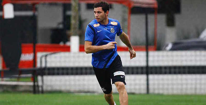 Eugenio Mena fue suplente en victoria de Cruzeiro antes de integrarse a la Roja