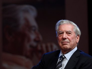 Vargas Llosa cree "imposible" una reelección de Alan García en Perú