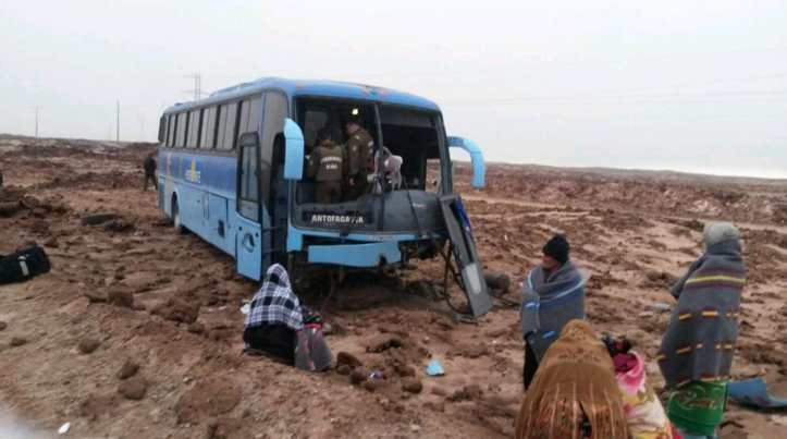 Accidente de bus que viajaba entre Arica y Antofagasta dejó 11 heridos