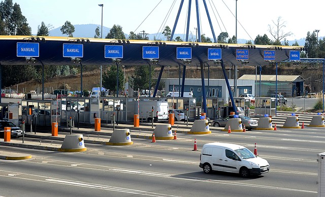 Pórticos de autopistas se usarían para controlar exceso de velocidad