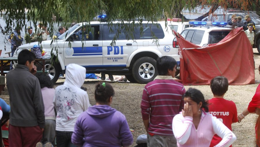 Antofagasta: Hombre corre, choca contra una reja y muere