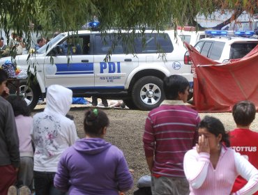 Antofagasta: Hombre corre, choca contra una reja y muere