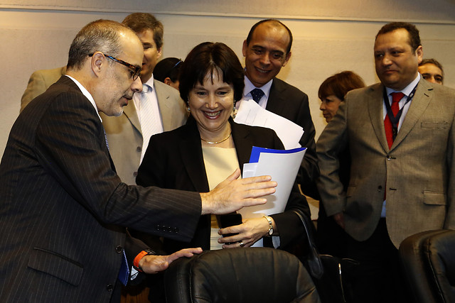 Ministra de Salud dijo que se mantiene meta de construir 27 hospitales al 2017