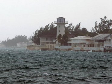 La tormenta Kate amenaza convertirse en huracán al norte de las Bahamas