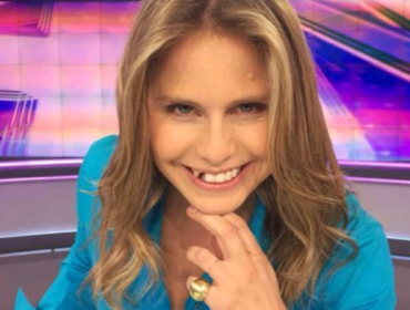 Famosos se unen para singular campaña que los dejó sin dientes