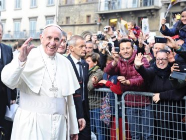 El papa pide combatir el cáncer de la corrupción y la explotación laboral