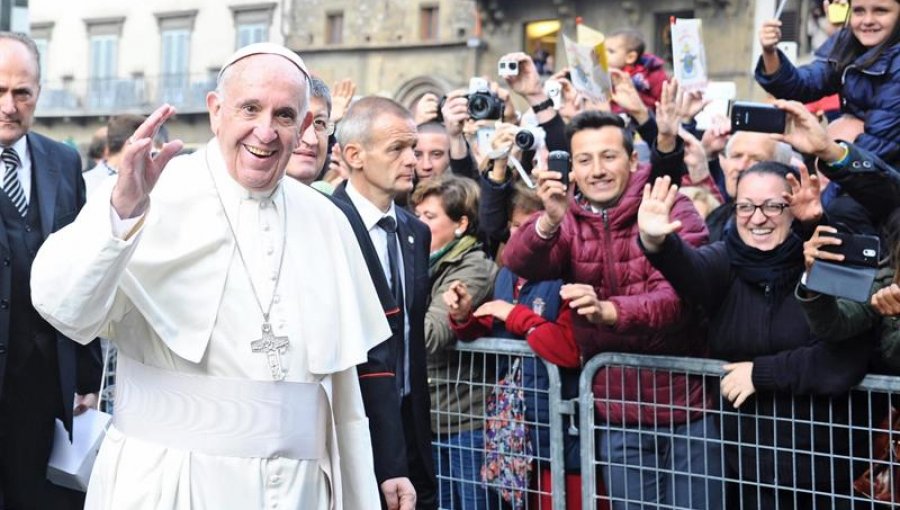 El papa pide combatir el cáncer de la corrupción y la explotación laboral