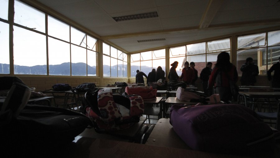 Denuncian a director de prohibir a alumnos usar la palabra compañero por ser “comunista”