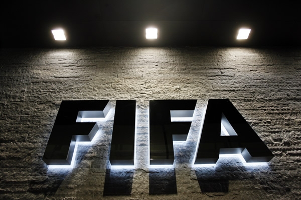 La FIFA admite a cinco candidatos a presidente, no a Platini ni a Bility