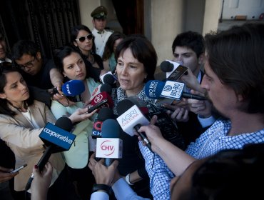 Ministra Castillo niega renuncia tras reunirse con vocero Díaz en La Moneda