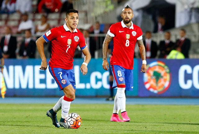 Pese a igualar con Colombia, la Roja igualó dos de sus marcas históricas