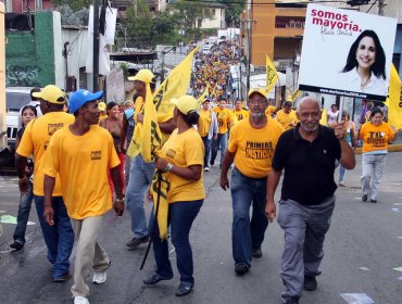 El chavismo enfrenta unas cruciales parlamentarias en un contexto complicado