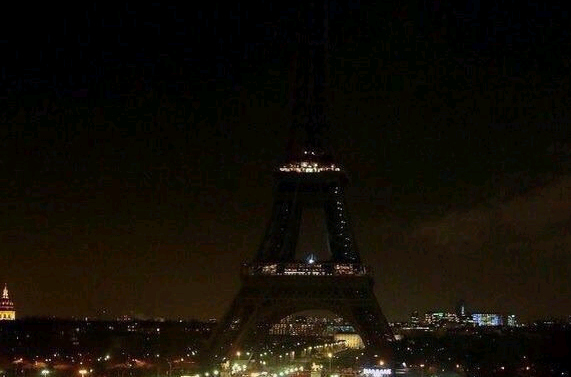 La Torre Eiffel, Eurodisney y el Louvre, cerrados por los atentados