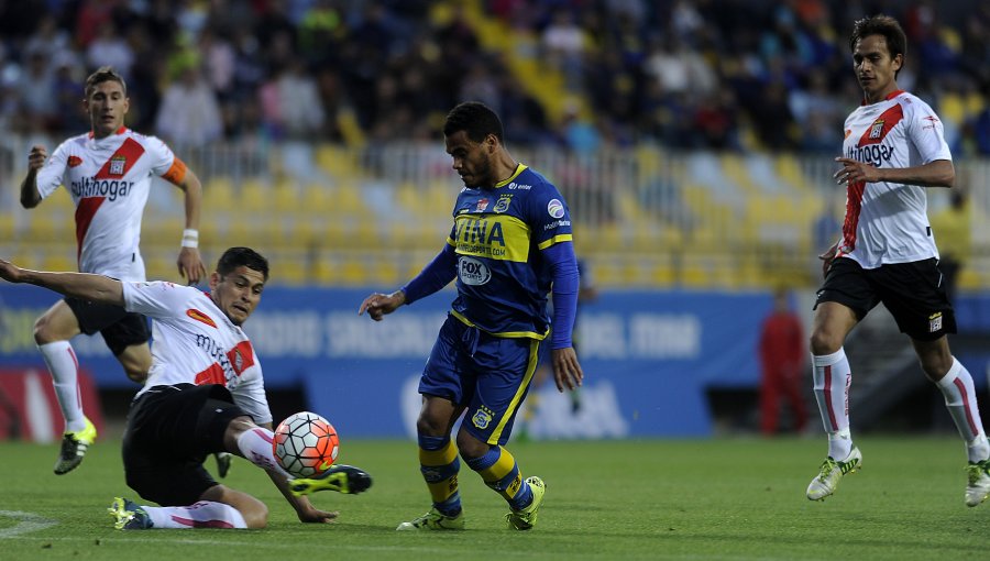 Primera B: Everton se impuso a Curicó y sigue al acecho del líder Deportes Temuco