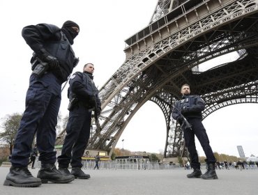 Identifican a uno de los terroristas de París por las huellas dactilares