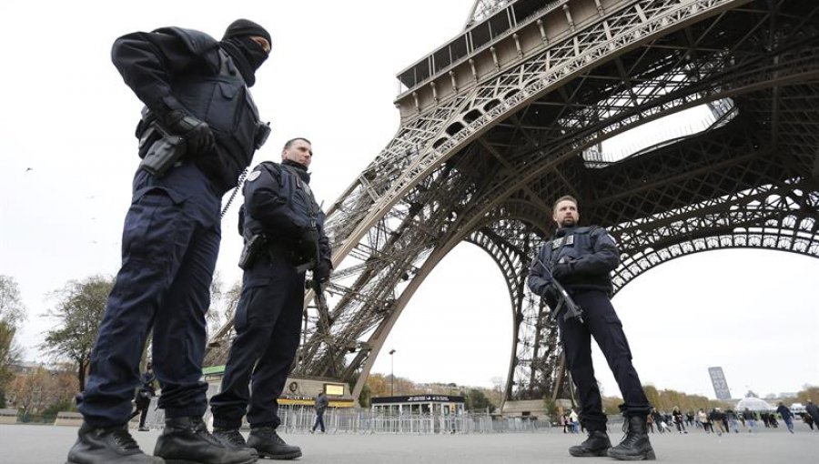 Identifican a uno de los terroristas de París por las huellas dactilares