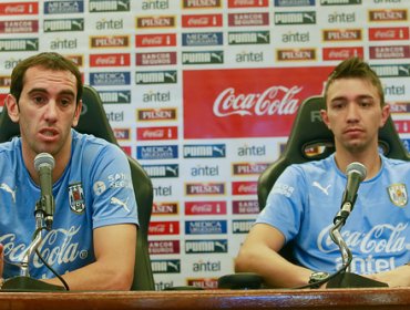 Eliminatorias: Diego Godín descartó que tengan pensado no saludar a Gonzalo Jara