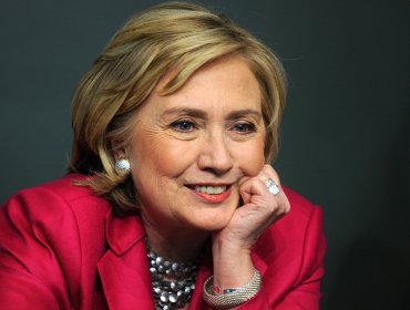 Hillary Clinton apuntala su liderazgo tras salir ilesa del debate demócrata