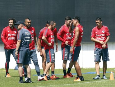 La Roja ya partió a Montevideo para enfrentar a Uruguay