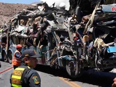 Al menos 5 muertos y 14 heridos deja accidente de autobús en el sur de Perú