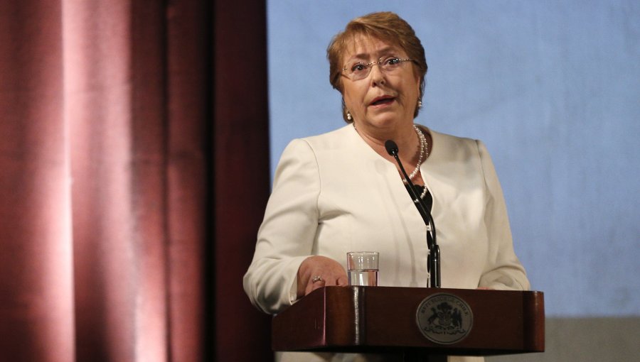 Presidenta participa de diálogo de empresarios con los líderes APEC
