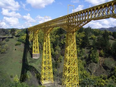 Macabro: Cadáver apareció colgando en viaducto Malleco