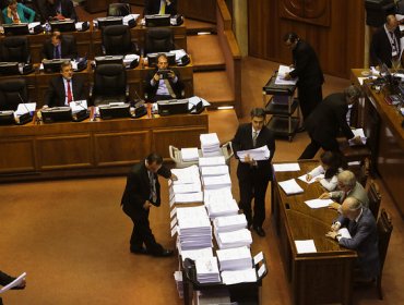 Senadores Espina y García votan a favor del uso del fondo espejo para hospitales