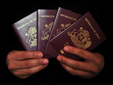 Confirmado: El lunes 23 de noviembre suben pasaportes y cédulas de identidad