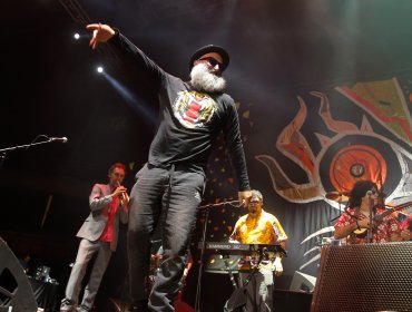 En el Movistar Arena se presentó Chico Trujillo en la Noche Radio Activa