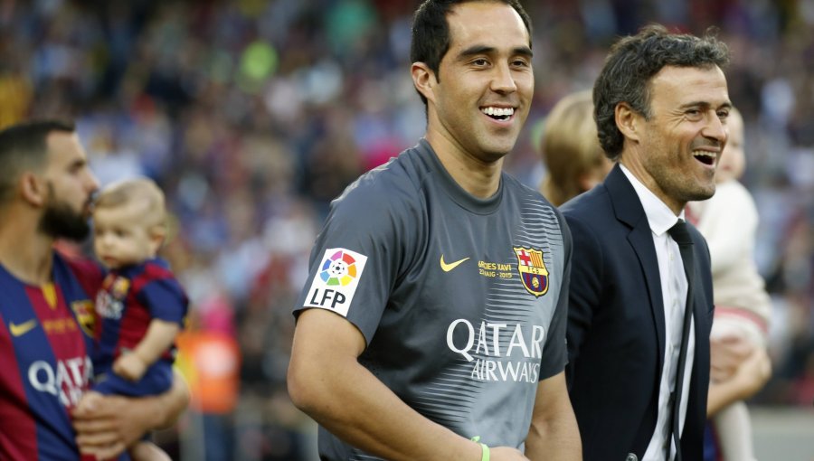 Champions League: Claudio Bravo sería titular en el Barcelona