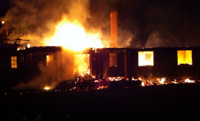 Quemaron casa patronal en sector Selva Oscura, entre Curacautín y Victoria