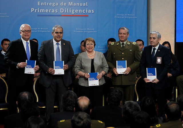 Presidenta dice que delincuencia debe enfrentarse con fuerza y con eficacia