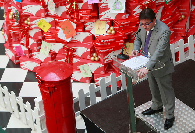 Lanzan campaña de Correos para hacer regalos a niños vulnerables en Navidad