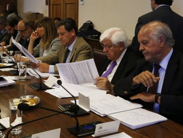 Diputados DC advierten que no aprobarán oferta del gobierno al sector público