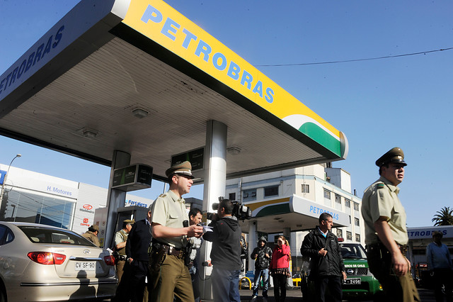 Caso Petrobras: Senador brasileño es detenido por intento de soborno