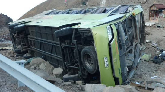 Accidente de bus ocurrido entre Tocopilla y Calama deja nueve lesionados