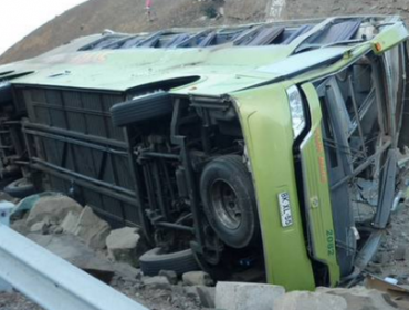 Accidente de bus ocurrido entre Tocopilla y Calama deja nueve lesionados