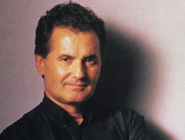 Víctor Manuel recuerda anécdotas con Julio Iglesias y Raphael en sus memorias